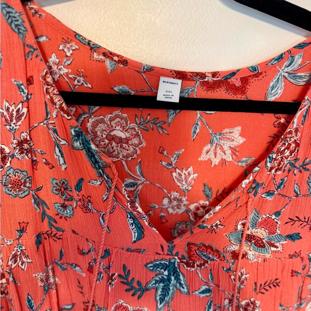 Old Navy Floral Women's Blouse - Picture 3 of 5